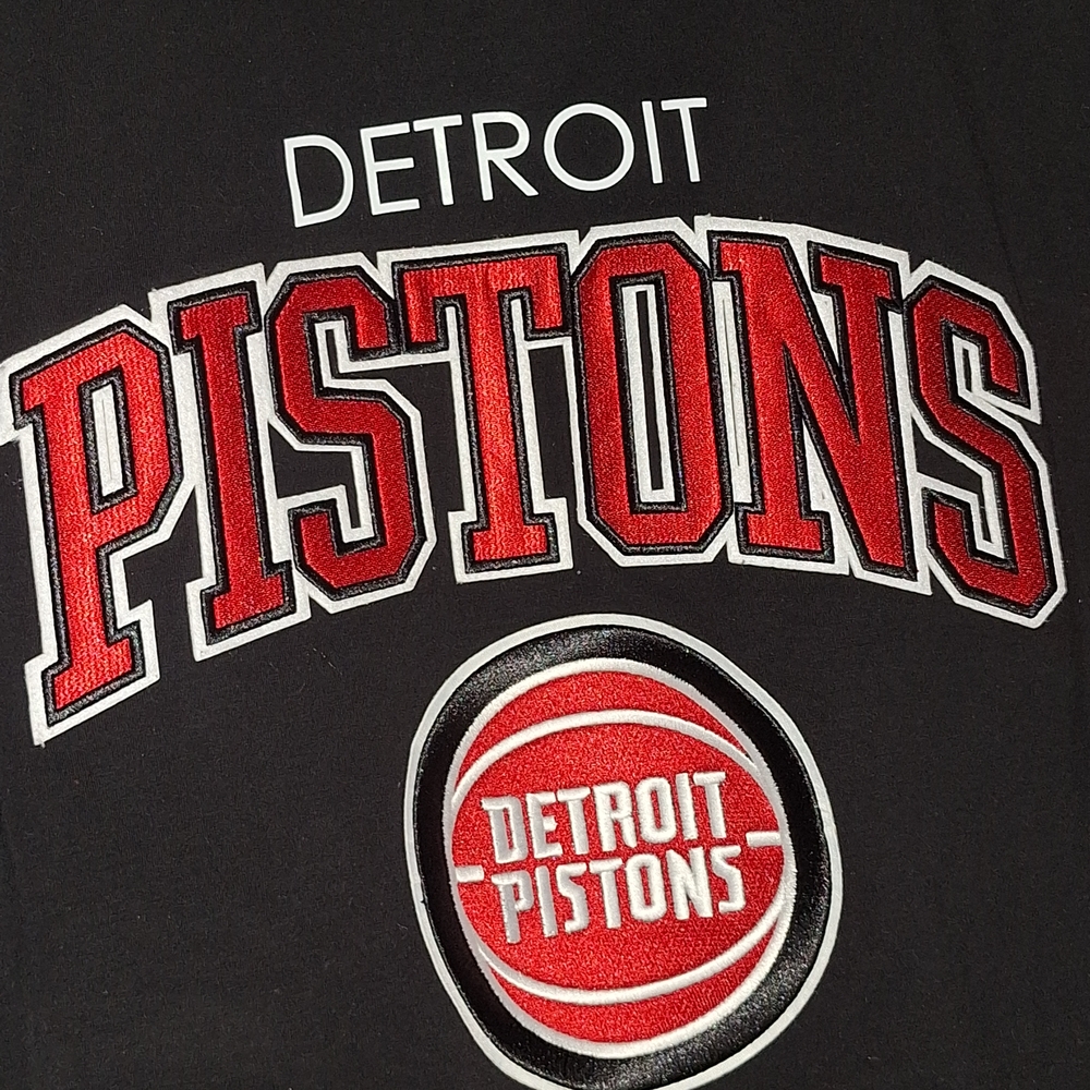 Detroit Pistons Black T-Shirt - Picture 4 of 8